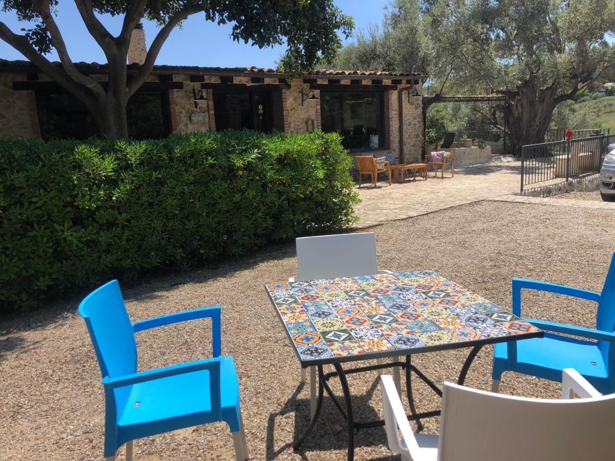 Agriturismo Roba Degli Ulivi Villa Агридженто Екстериор снимка