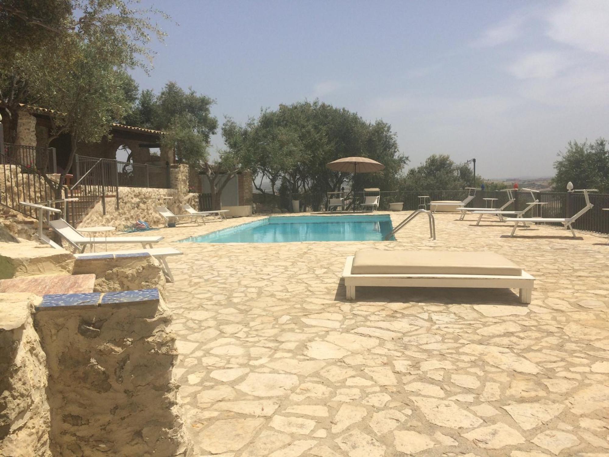 Agriturismo Roba Degli Ulivi Villa Агридженто Екстериор снимка